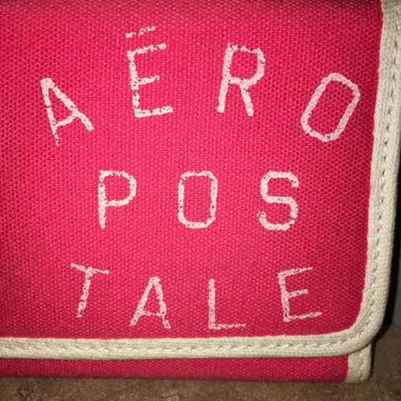 AEROPOSTALE PINK WALLET-WRISTLET IN NEW CONDITION - Picture 2 of 6